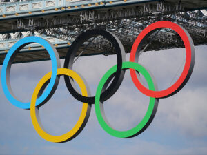 Olympic Rings on Tower Bridge by Jon Curnow from Flickr (Creative Common License)